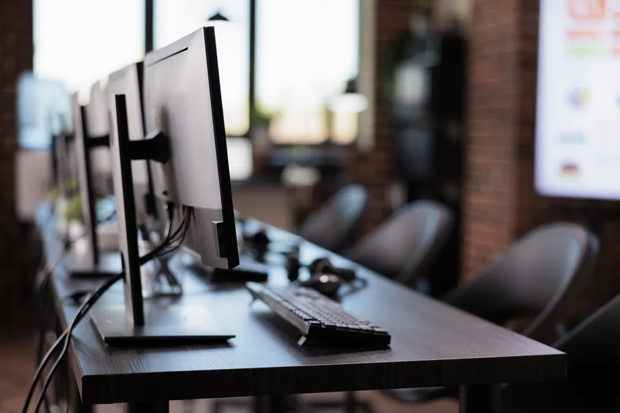 Modern customer service and helpdesk training lab