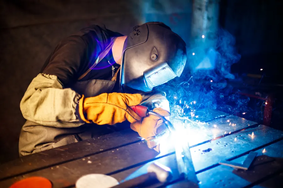 Plasma metal cutting equipment in the plant